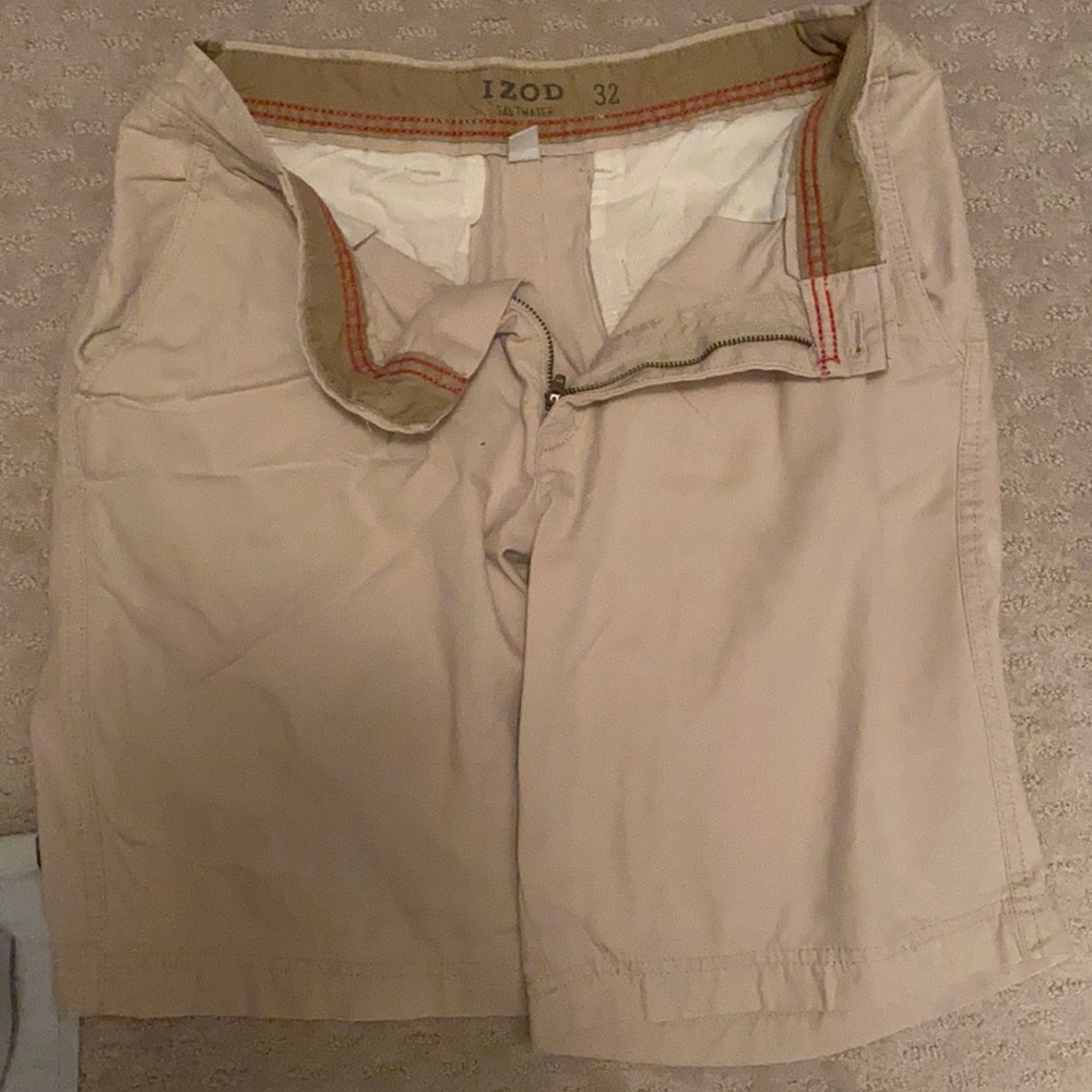 Izod Kahki Shorts size 32